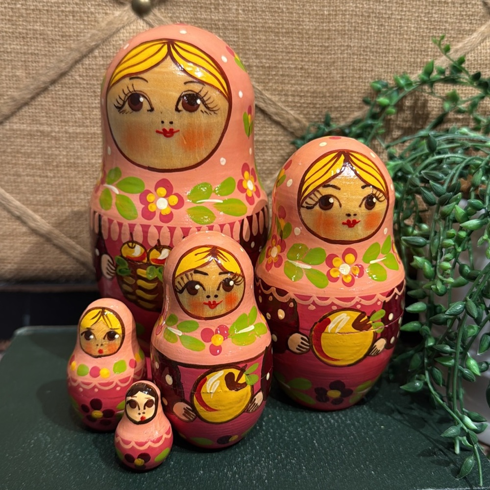 Nesting dolls - Picture 3 of 6